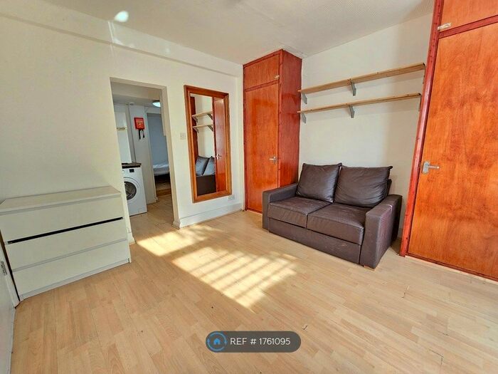 1 Bedroom Flat To Rent In Shepherds Bush, London, W12