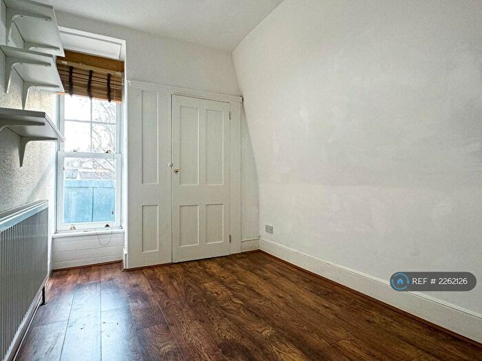 3 Bedroom Flat To Rent In Hornsey Lane Gardens, London, N6