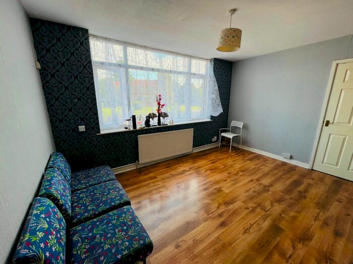 3 Bedroom Flat To Rent In Woodway Lane, Walsgrave On Sowe, Coventry, CV2