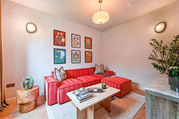 3 Bedroom House For Sale In Carpenters Yard, Epping, CM16