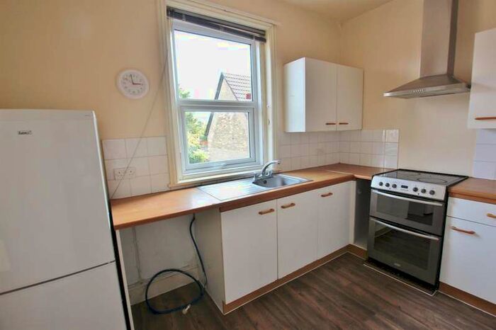 3 Bedroom Property To Rent In Holdenhurst Road Bournemouth, BH8