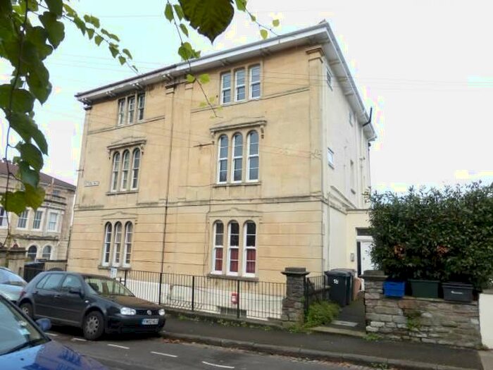 1 Bedroom Flat To Rent In Victoria Walk, Cotham, Bristol, BS6