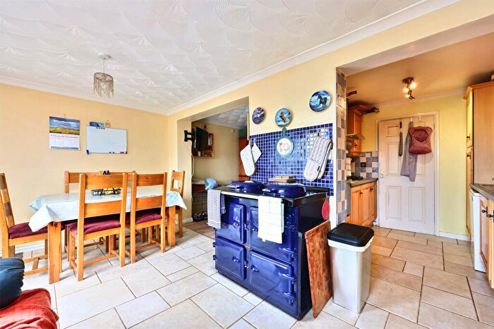 5 Bedroom Semi-Detached House For Sale In St. Austin Close, Ivybridge, Devon, PL21
