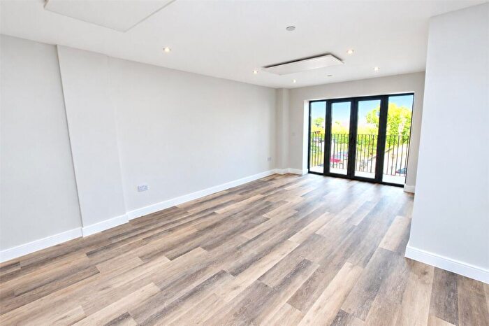 2 Bedroom Apartment To Rent In London Road, Hadleigh, Benfleet, Essex, SS7