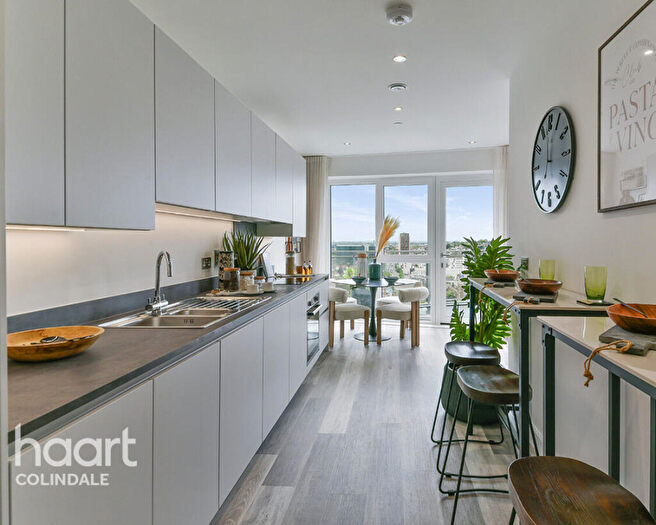 3 Bedroom Apartment For Sale In Burnt Oak Broadway, London, HA8