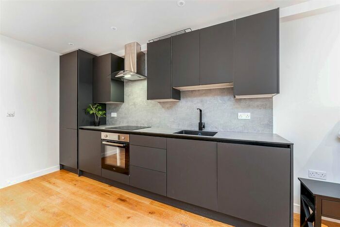 Studio To Rent In High Street, Acton, W3