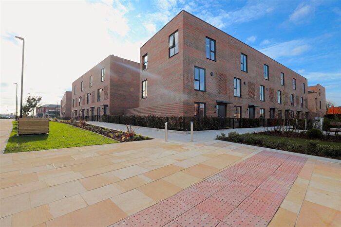3 Bedroom Town House To Rent In Cheadle Mews, Bolton, BL1
