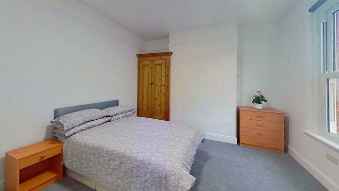 4 Bedroom Private Hall To Rent In Victory Road, Portsmouth, Portsmouth, PO1