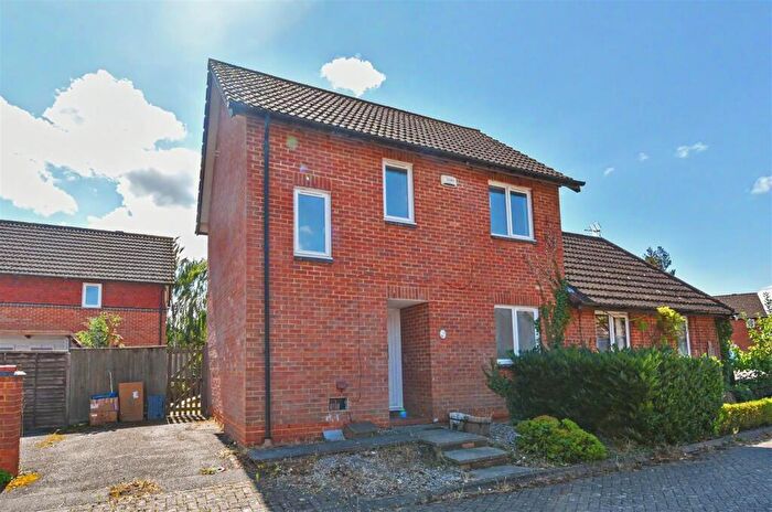 3 Bedroom Semi-Detached House To Rent In Glebe Close, Loughton, Milton Keynes, MK5