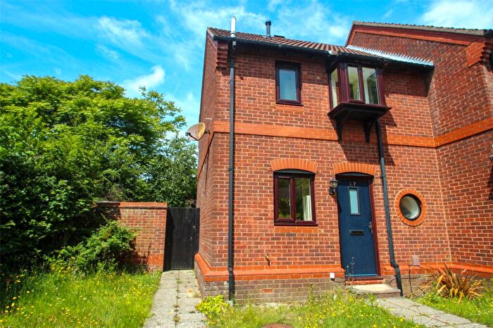 2 Bedroom End Of Terrace House For Sale In Pegasus Close, Hamble, Southampton, Hampshire, SO31