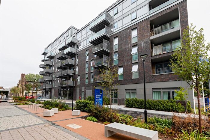 2 Bedroom Apartment To Rent In South Grove, Walthamstow, E17