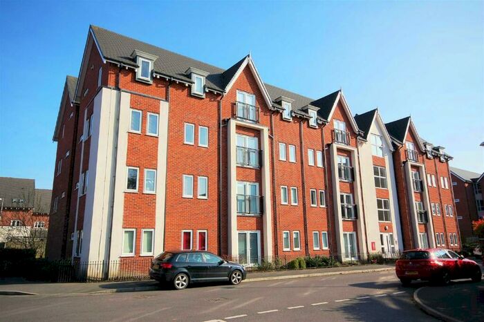 2 Bedroom Flat To Rent In Houseman Crescent West Didsbury, Manchester, M20