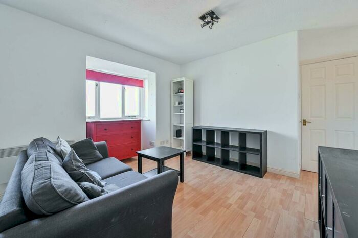 2 Bedroom Flat To Rent In Cumberland Place, Catford, London, SE6