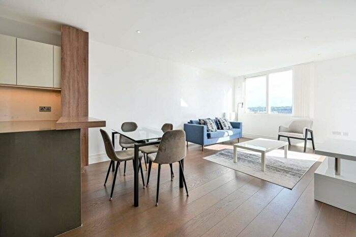 2 Bedroom Flat To Rent In Queenshurst Square, Kingston, Kingston Upon Thames, KT2