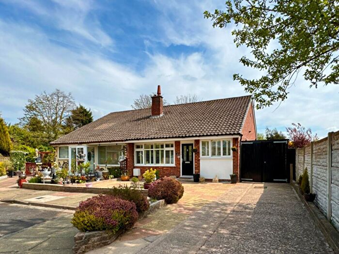 3 Bedroom Semi-Detached Bungalow For Sale In Pinfold Close, Ainsdale, Southport, PR8