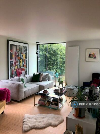 1 Bedroom Flat To Rent In Albany Road, London, SE5