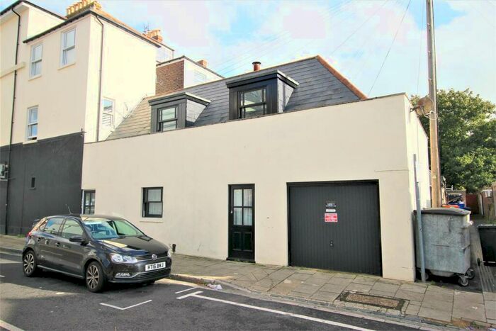 2 Bedroom Bungalow To Rent In Osborne Road, Southsea, Hants, PO5