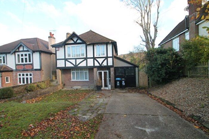 3 Bedroom Detached House To Rent In Tillingdown Hill, Caterham, CR3