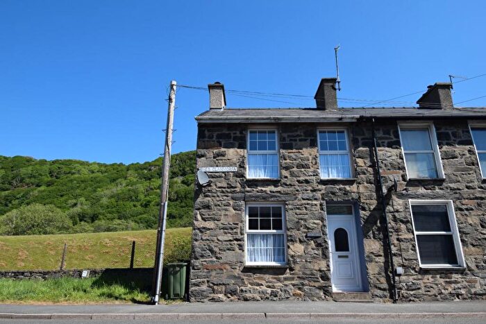 2 Bedroom House For Sale In Glanmorfa Terrace, Tremadog, LL49