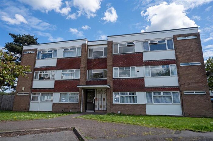 2 Bedroom Apartment For Sale In Stratford Road, Solihull, B90