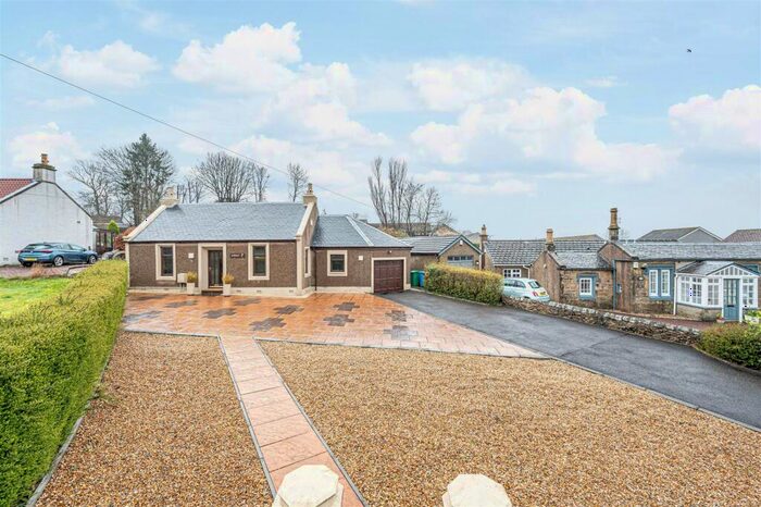 3 Bedroom Cottage For Sale In Main Street, Saline, KY12