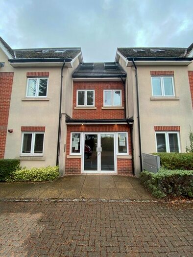 2 Bedroom Flat To Rent In A London Road, Headington, Oxford, OX3