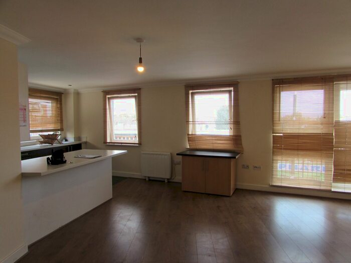 2 Bedroom Flat To Rent In Green Lane, Goodmayes, IG3