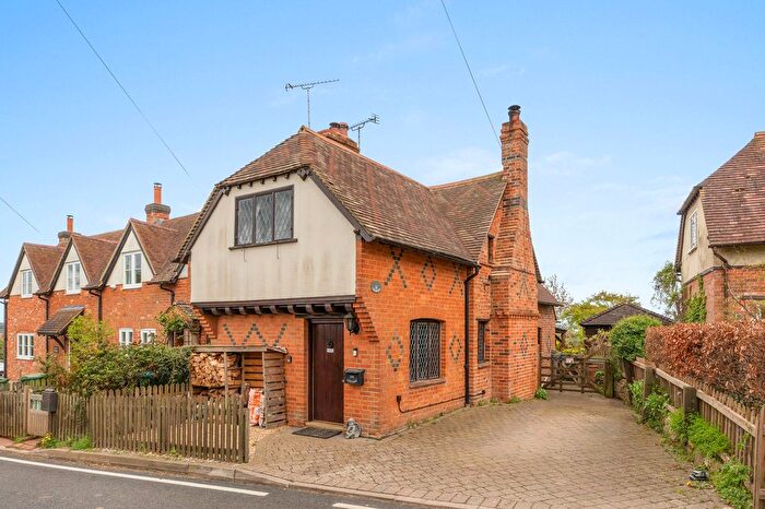 3 Bedroom Semi-Detached House For Sale In Ashendon, Aylesbury, HP18
