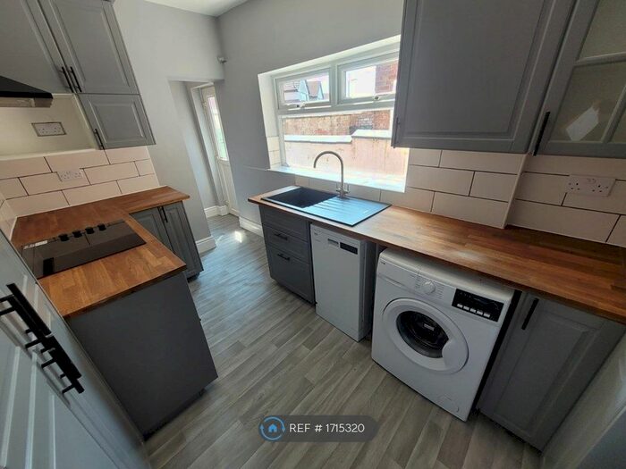 3 Bedroom Terraced House To Rent In Grange Street, Salford, M6