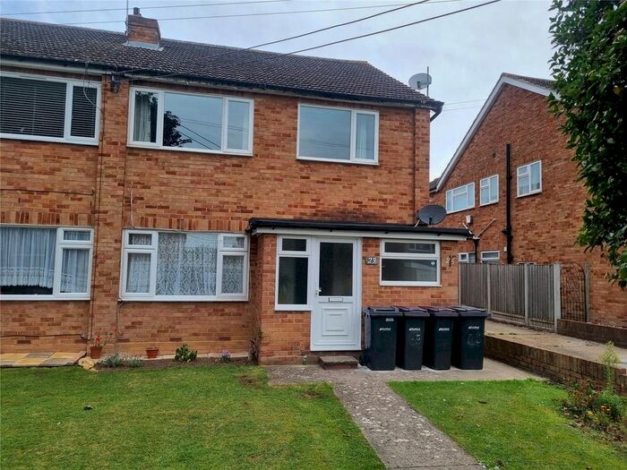 Property To Rent In York Road, Rayleigh, Essex, SS6