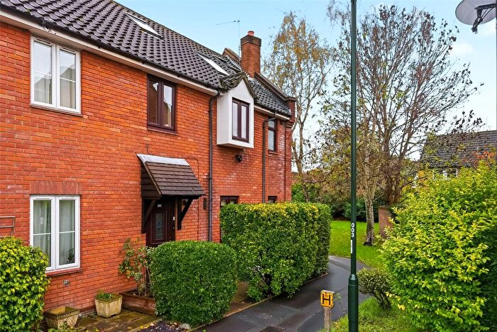 4 Bedroom End Terrace House For Sale In Jonquil Gardens, Hampton, TW12