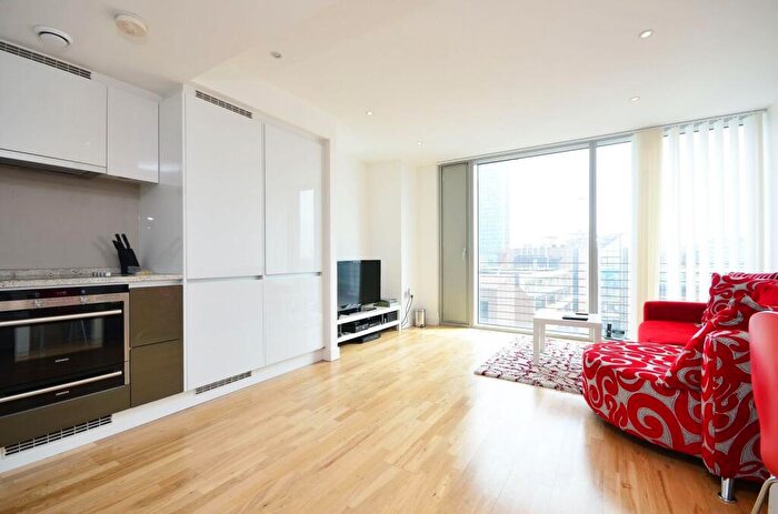 1 Bedroom Flat For Sale In Landmark East Tower, Canary Wharf, London, E14