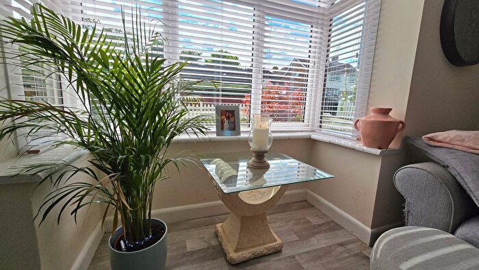 2 Bedroom Detached Bungalow For Sale In Hillcrest Avenue, Bexhill-On-Sea, TN39