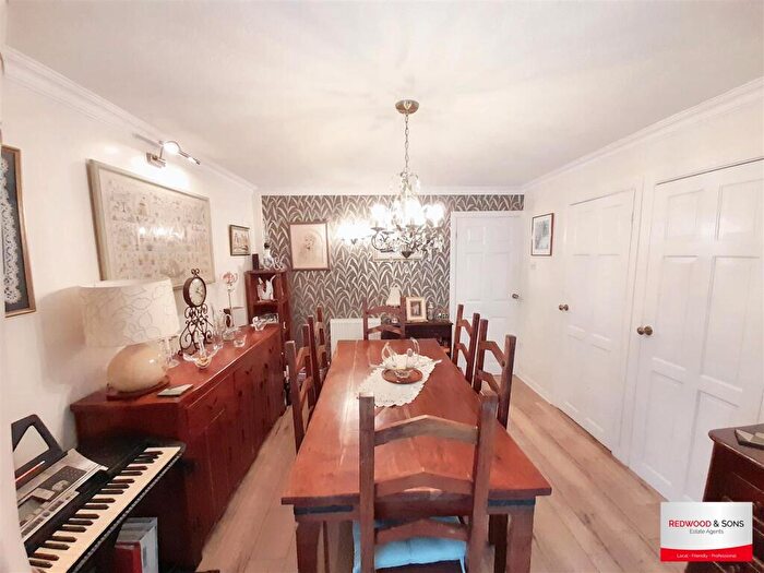 2 Bedroom Semi-Detached Bungalow For Sale In Spinney Walk, Barnham, PO22