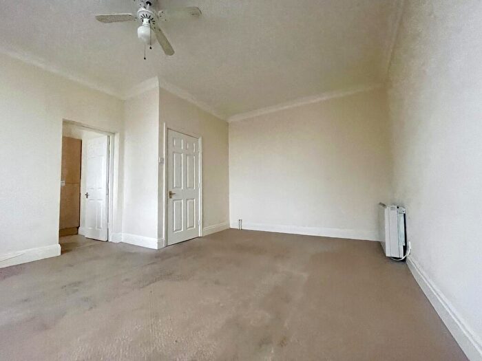 1 Bedroom Flat For Sale In Lakeview Court, Promenade, Southport, Sefton., PR9