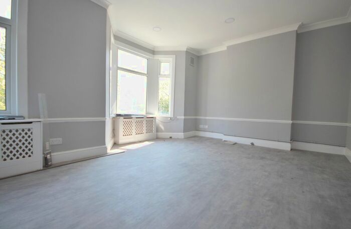 2 Bedroom Flat To Rent In Forest Drive, London, E12