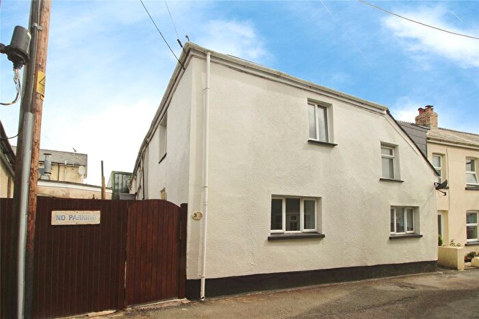 3 Bedroom End Terrace House To Rent In Chapel Street, Holsworthy, Devon, EX22