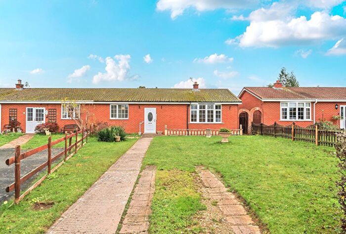 3 Bedroom Bungalow For Sale In The Crescent, Brockworth, Gloucester, Gloucestershire, GL3