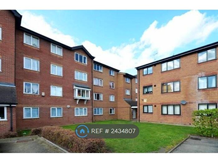 1 Bedroom Flat To Rent In Armoury Road, Deptford, SE8