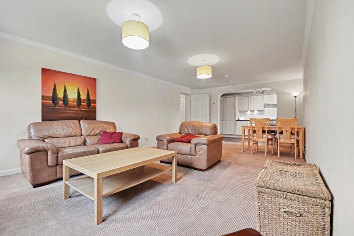 2 Bedroom Flat For Sale In Harbour Square, Inverclyde, Inverkip, PA16