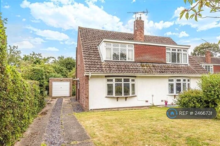 3 Bedroom Semi-Detached House To Rent In Huntercombe Close, Slough, SL6