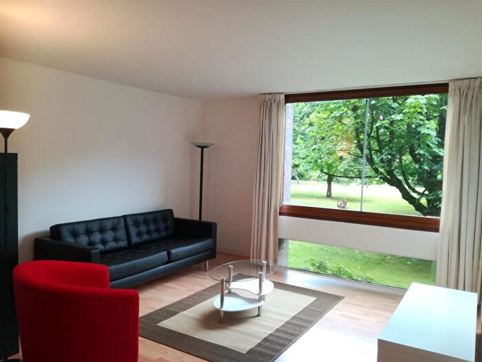 1 Bedroom Flat To Rent In Thomas More House, Barbican, London, EC2Y