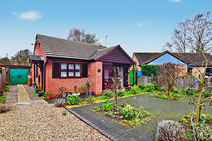 2 Bedroom Detached Bungalow For Sale In Sheraton Close, Doddington Park, Lincoln, LN6
