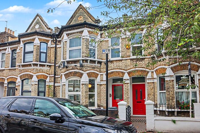 1 Bedroom Flat For Sale In Corrance Road, London, SW2