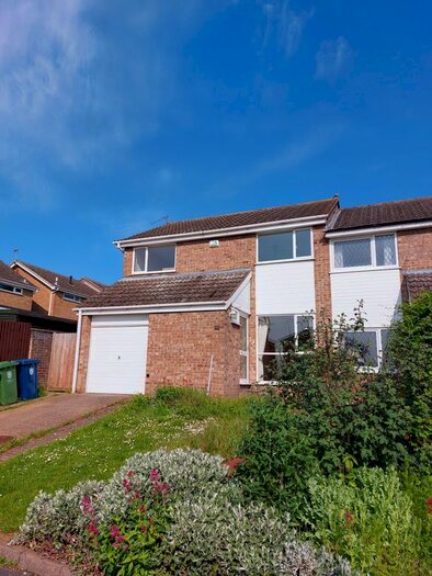 3 Bedroom Semi-Detached House To Rent In Partridge Drive, Bar Hill, CB23