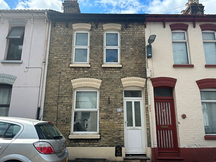 2 Bedroom Terraced House To Rent In Melbourne Road, Chatham, ME4