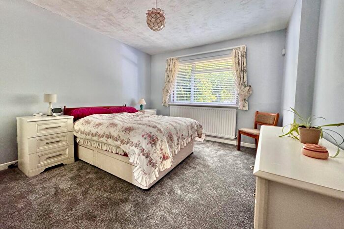 2 Bedroom Detached Bungalow For Sale In Corfe Castle, BH20 - Photo 7