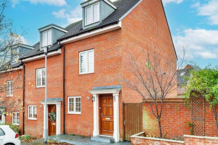 3 Bedroom Town House For Sale In Clements Close, Puckeridge, SG11