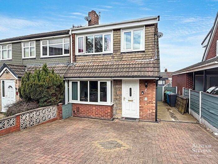 3 Bedroom Semi-Detached House For Sale In Torwood Road, Chadderton, OL9