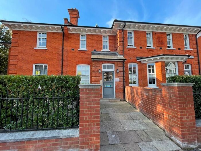 2 Bedroom Property To Rent In Claremont Road, Westcliff-On-Sea, SS0